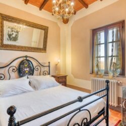 Large Historic Villa for sale near Lucignano Tuscany (25)