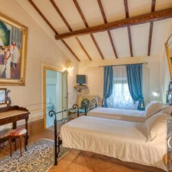 Large Historic Villa for sale near Lucignano Tuscany (7)