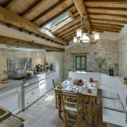 Stunning Chianti Property with Pool and Spa (20)