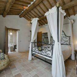 Stunning Chianti Property with Pool and Spa (35)