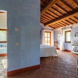 Wonderful Tuscan House for sale near Montalcino (27)