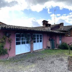 House with pool for sale near Barga Tuscany (2)