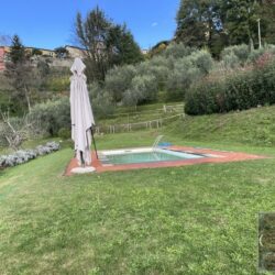 House with pool for sale near Barga Tuscany (8)