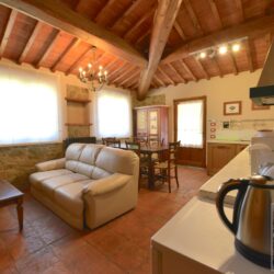 9 bedroom villa with pool for sale near Castiglion Fiorentino Tuscany (13)