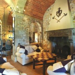 A luxury castle for sale in Tuscany Italy (20)