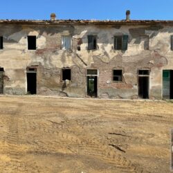 Amazing Tuscan farmhouse to completely renovate Pisa Tuscany (9)