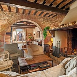 Beautiful Umbrian Farmhouse for sale (21)
