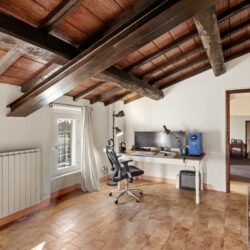 Beautiful Umbrian Farmhouse for sale (40)