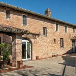 Beautiful Umbrian Farmhouse for sale (5)