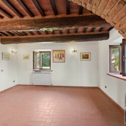 House with pool for sale near Lake Trasimeno Umbria (6)