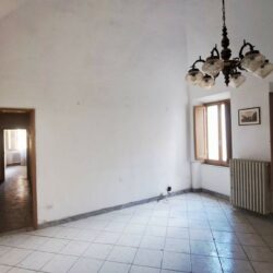 Large 4 storey property with terrace for sale in San Gimignano Tuscany (9)