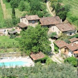 Large farm with pool for sale in Tuscany Loro Ciuffenna (19)