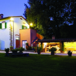 A wonderful historic villa for sale near Cortona Tuscany (10)