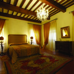 A wonderful historic villa for sale near Cortona Tuscany (2)