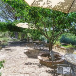 A wonderful house for sale with pool near Cortona in Tuscany (12)