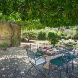 A wonderful house for sale with pool near Cortona in Tuscany (19)