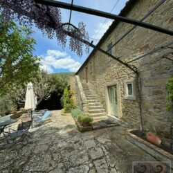 A wonderful house for sale with pool near Cortona in Tuscany (49)