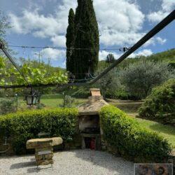 A wonderful house for sale with pool near Cortona in Tuscany (55)