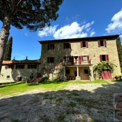 Ancient villa for sale near Cortona Tuscany (11)
