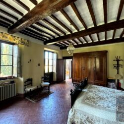 Ancient villa for sale near Cortona Tuscany (40)