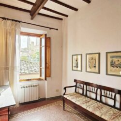 Apartment with Rare Terrace in San Gimignano (14)