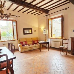 Apartment with Rare Terrace in San Gimignano (17)