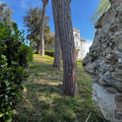 Elegant villa with terraces for sale near Pisa Tuscany (35)