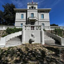 Elegant villa with terraces for sale near Pisa Tuscany (39)