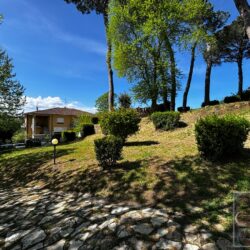 Elegant villa with terraces for sale near Pisa Tuscany (42)