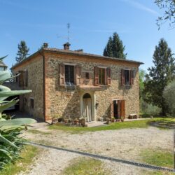 Tuscan detached house for sale SInalunga Tuscany (39)