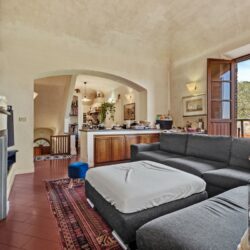 Tuscan detached house for sale SInalunga Tuscany (46)